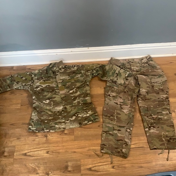 Army camo outfit - Picture 1 of 5